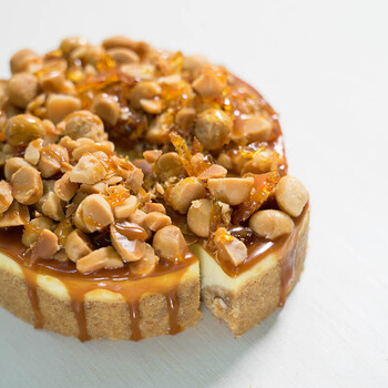Macadamia Cheesecake (Slice)